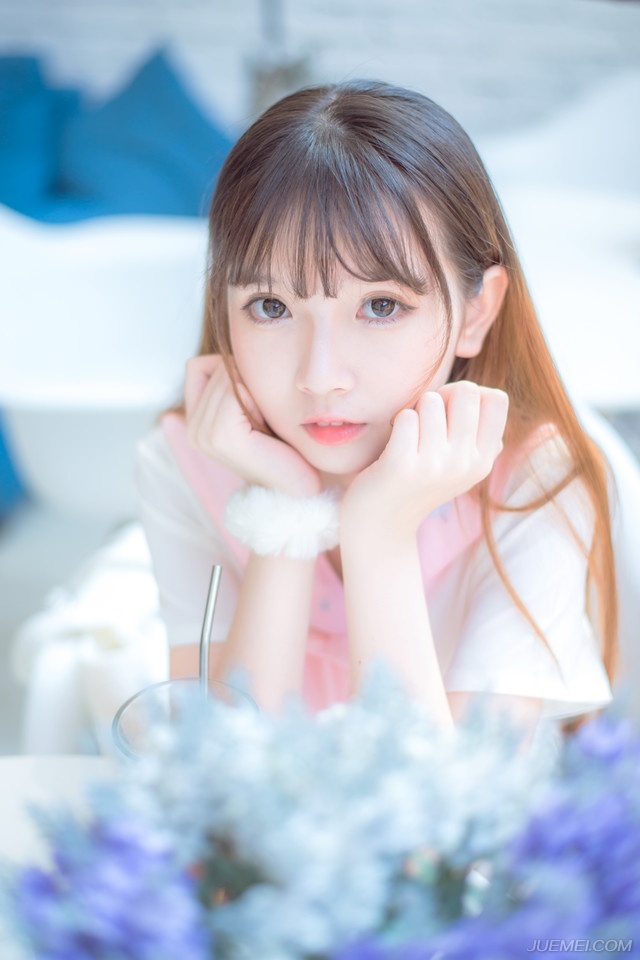 把生活当成戏的人，可以处变不惊；把戏当成生活的人，容易抑郁成疾。